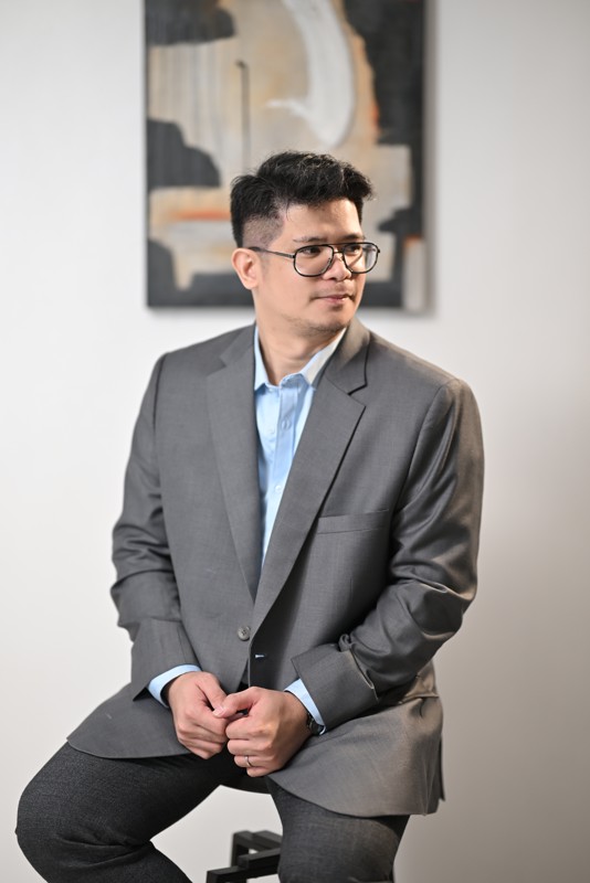 Lloyd Miguel formal executive studio portrait